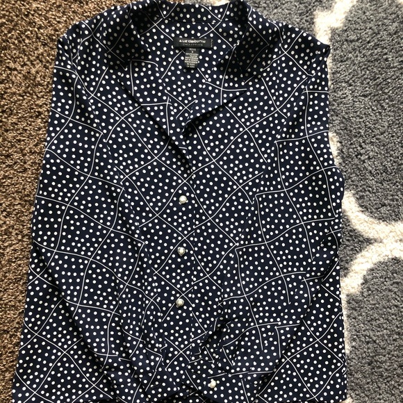 Long sleeve button down blouse💸💸 - Picture 2 of 5